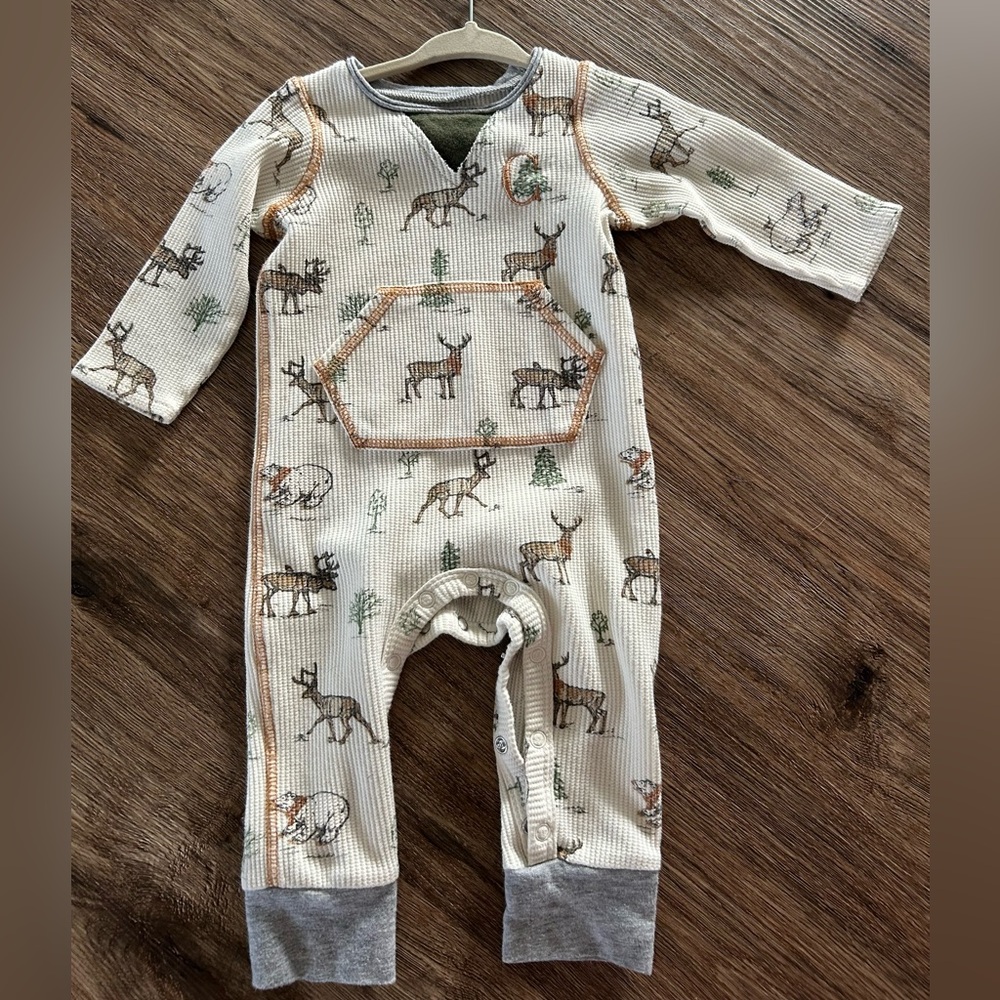 “C” embroidered Mud Pie Wildlife Waffle Weave Knit 1 Pc Set